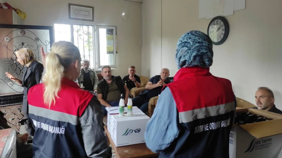 Rize'de vatandaşlara zararlı tür hakkında bilgilendirmeler yapıldı