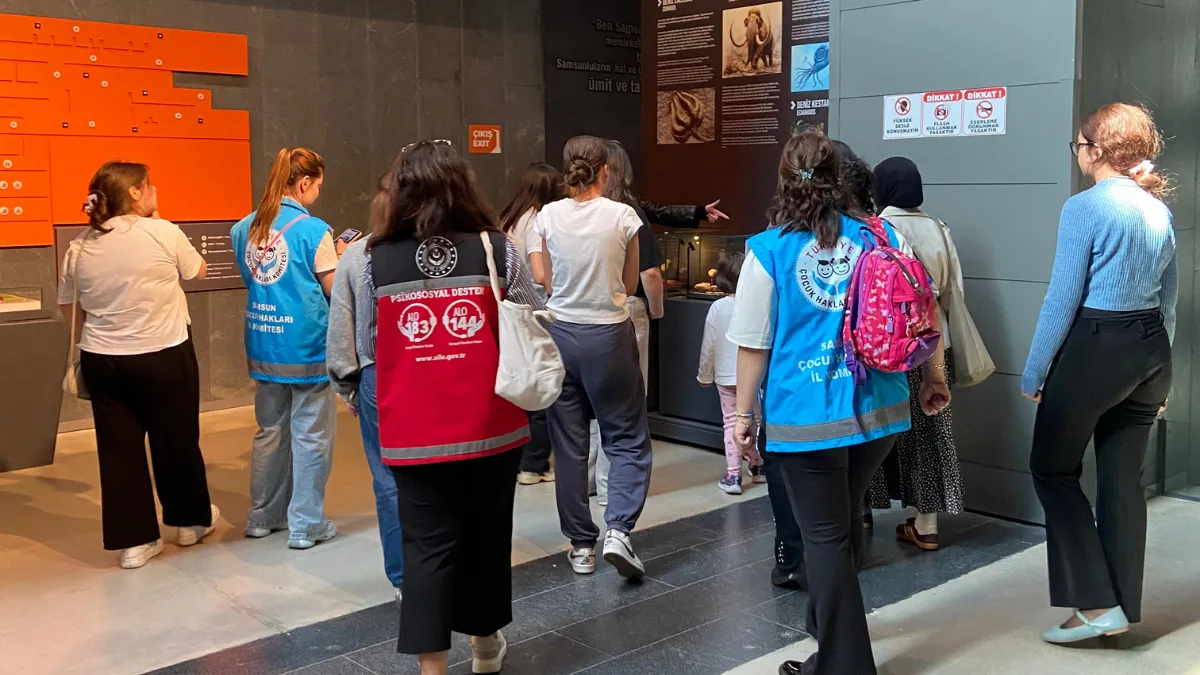 Samsun'da kız çocukları rol modellerle buluştu