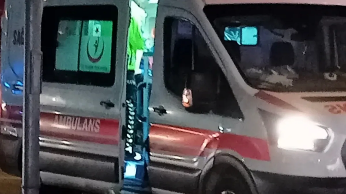 Sürücüsünün ‘dur’ ihtarına uymadığı otomobil polise çarptı