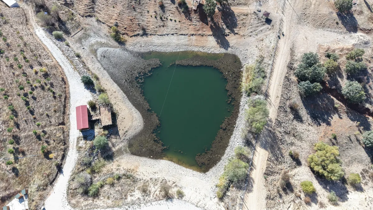 Kuraklık etkili oldu, göletlerde su seviyesi düştü