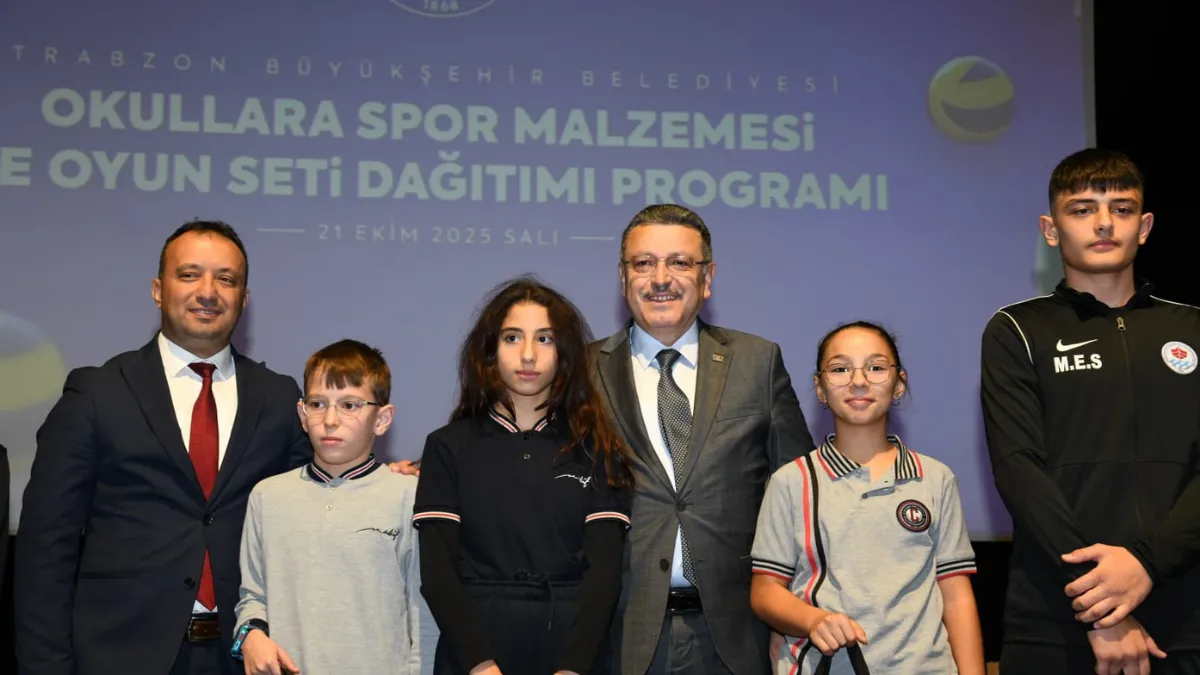 Büyükşehir'den okullara spor malzemesi ve oyun seti desteği