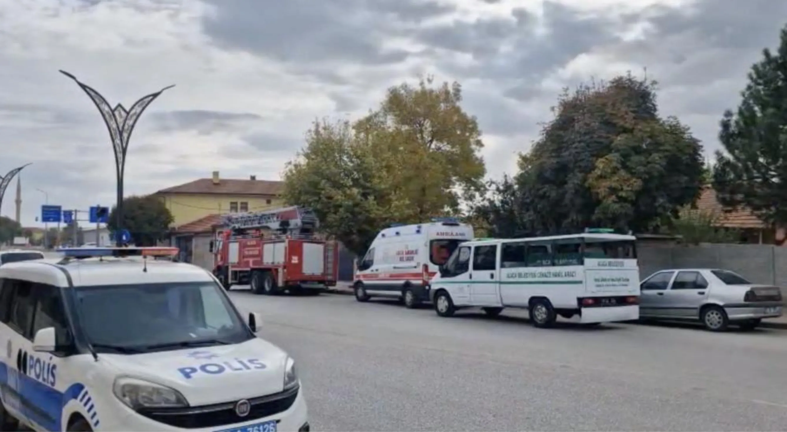 Çorum'un Alaca ilçesinde bir süredir haber alınamayan 90 yaşındaki Sait Özdemir evinde ölü bulundu.