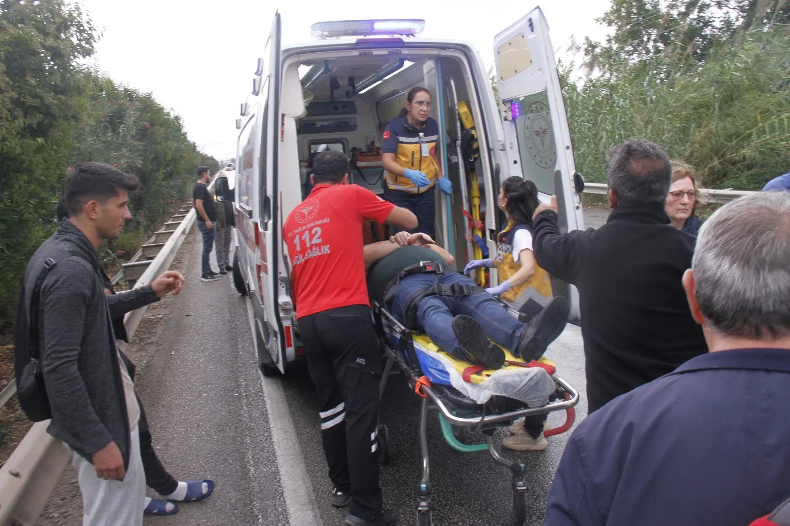 4 araçlı zincirleme kaza: 2 Alman turist yaralandı