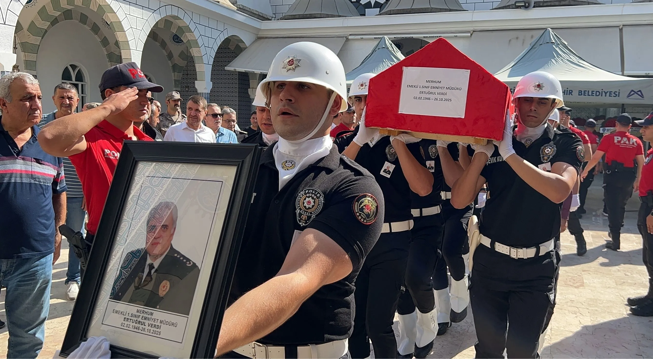 Şehit Emniyet Müdürü Altuğ Verdi'nin babası Mersin'de toprağa verildi