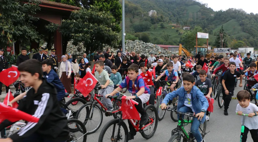 Of'ta 3. geleneksel Bisiklet Şöleni yapıldı