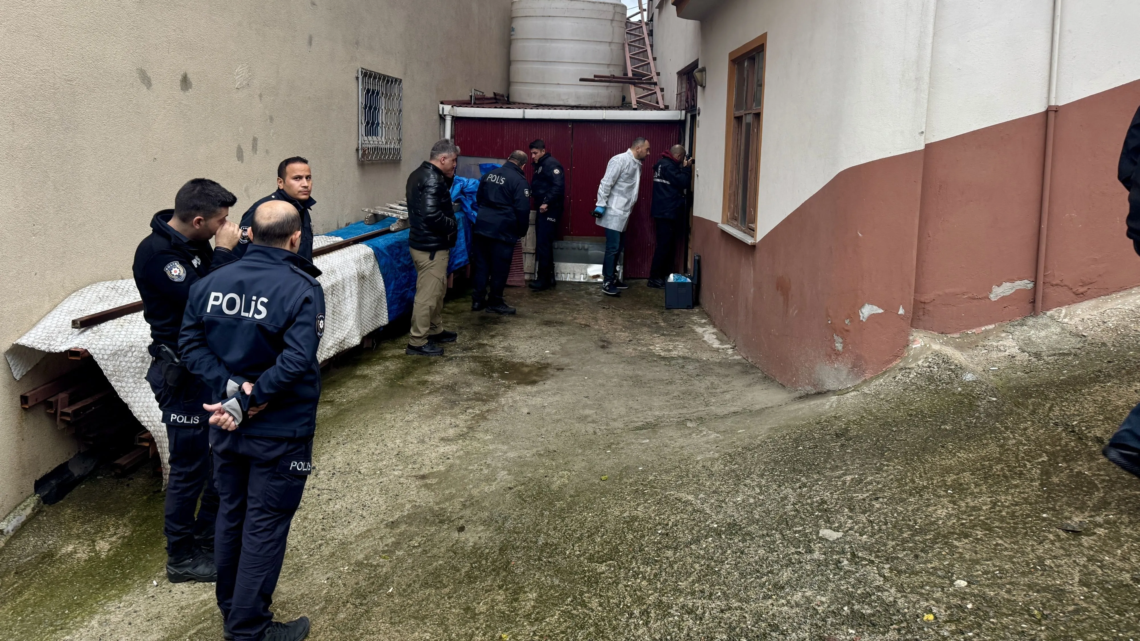 Trabzon’da aile meclisi kan döktü: Amca, yenge ve kuzen kurşunların hedefi oldu