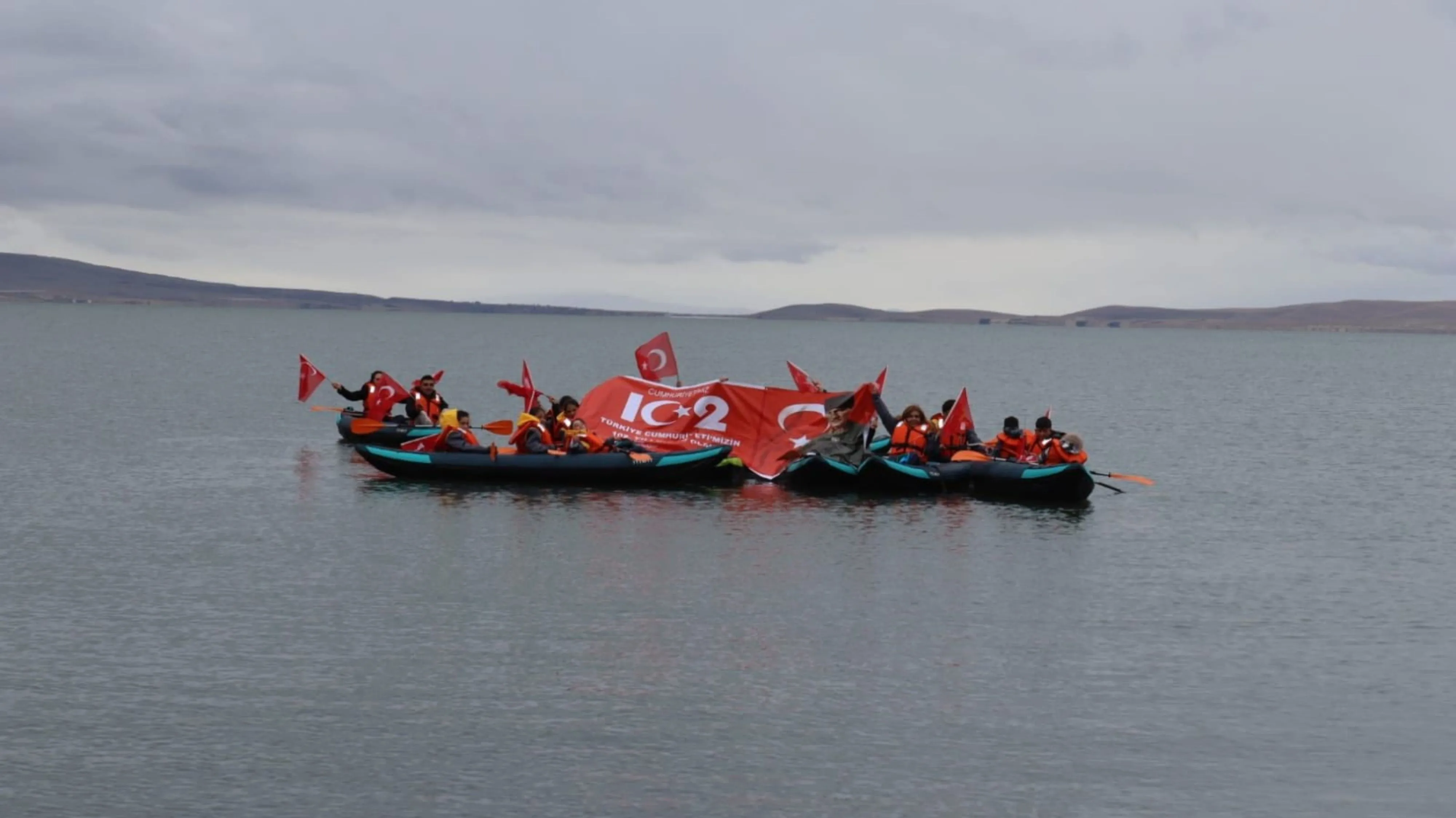 Çıldır'da Cumhuriyet kano gösterisiyle kutlandı