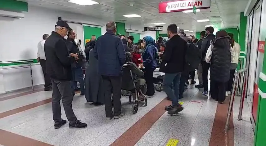 Erzurum'da okul çıkışı merdivenlerde izdiham: 23 öğrenci yaralandı