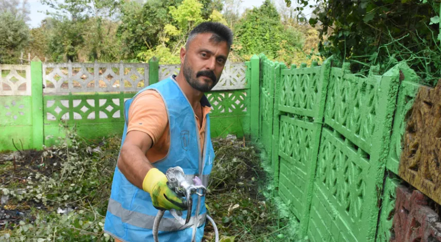 Eski yükümlü denetim süresi bitmesine rağmen gönüllü olarak okullara hizmet ediyor