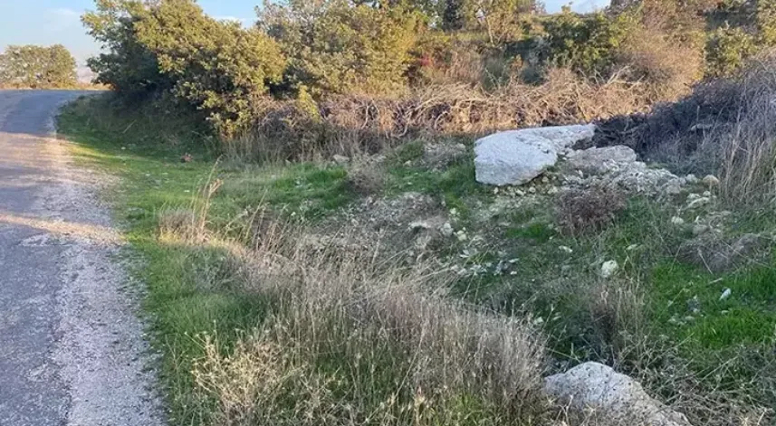 Boş arazide bebek cesedi bulundu
