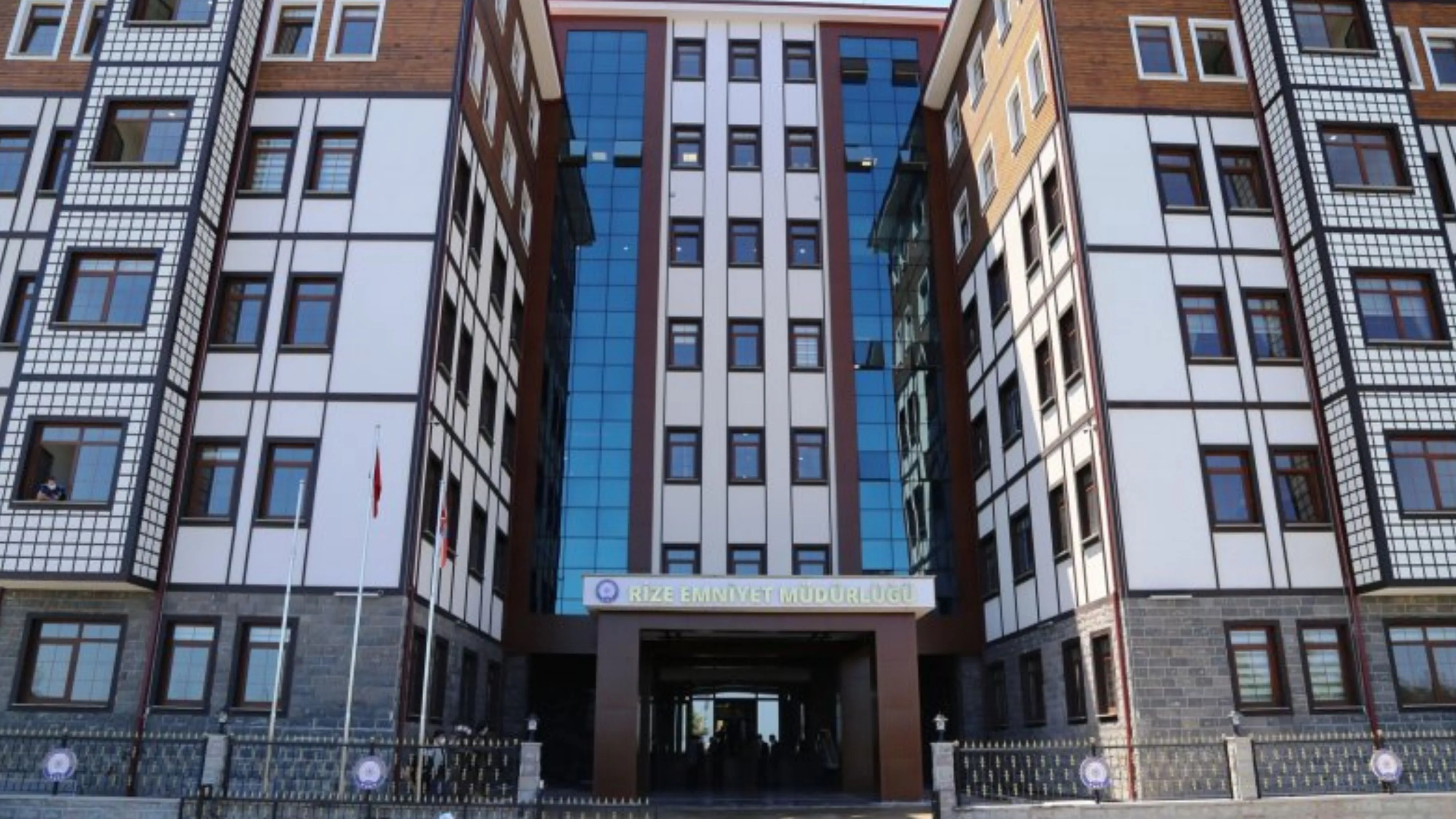 Rize'de çeşitli suçlardan aranan 54 şahıs yakalandı