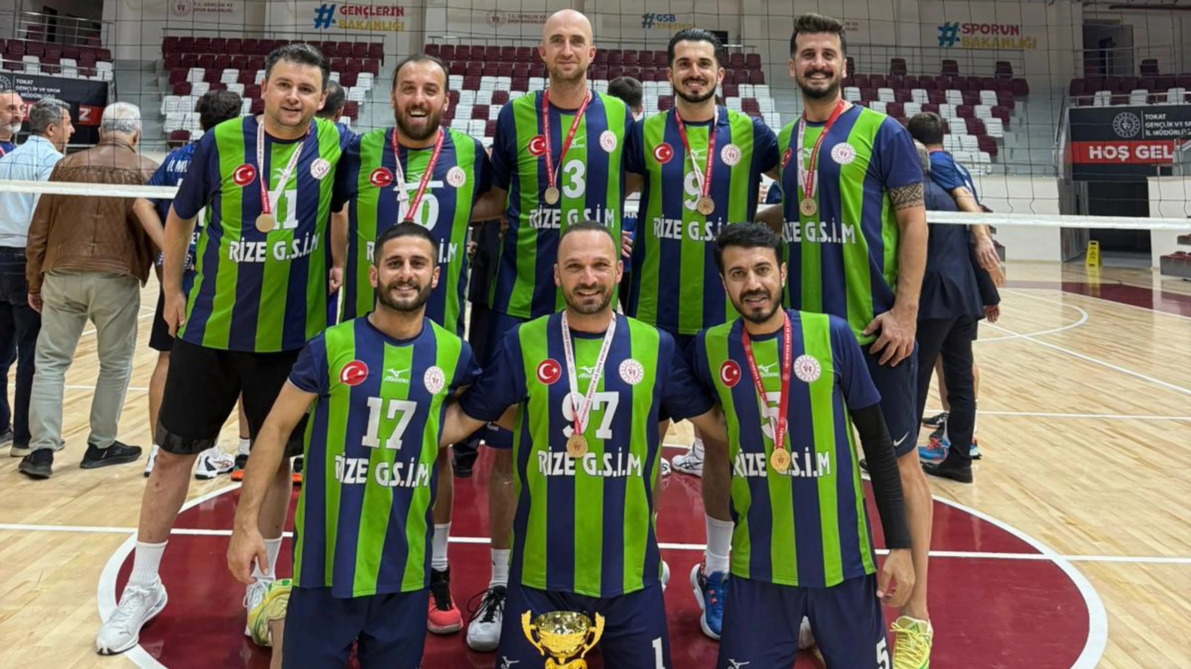 Rize Gençlikspor bölge şampiyonu oldu