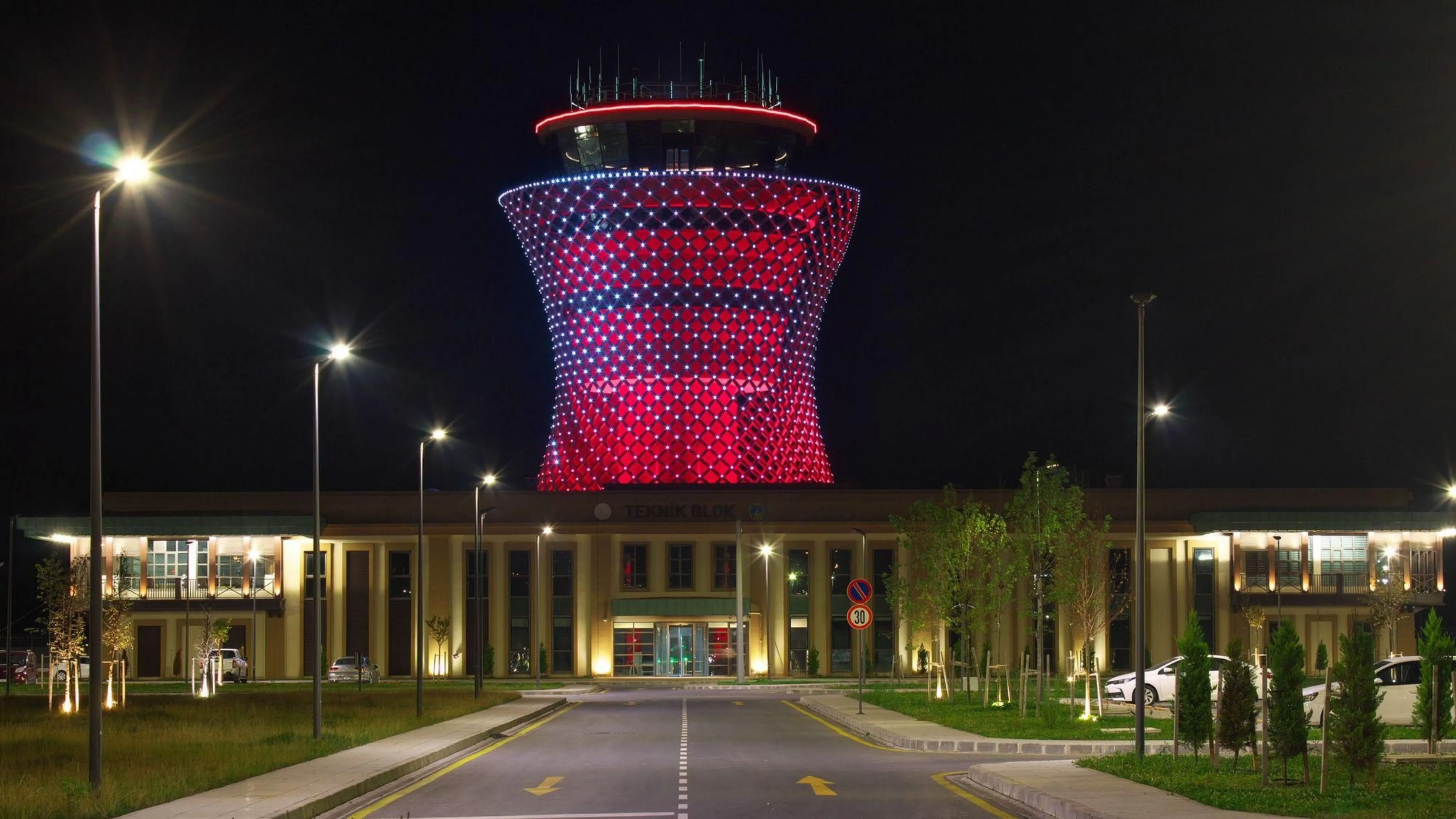 Rize-Artvin Havalimanı ekimde 106 bin yolcuya hizmet verdi