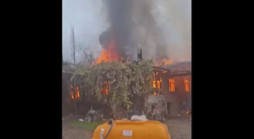 Amasya’da tek katlı ev yandı
