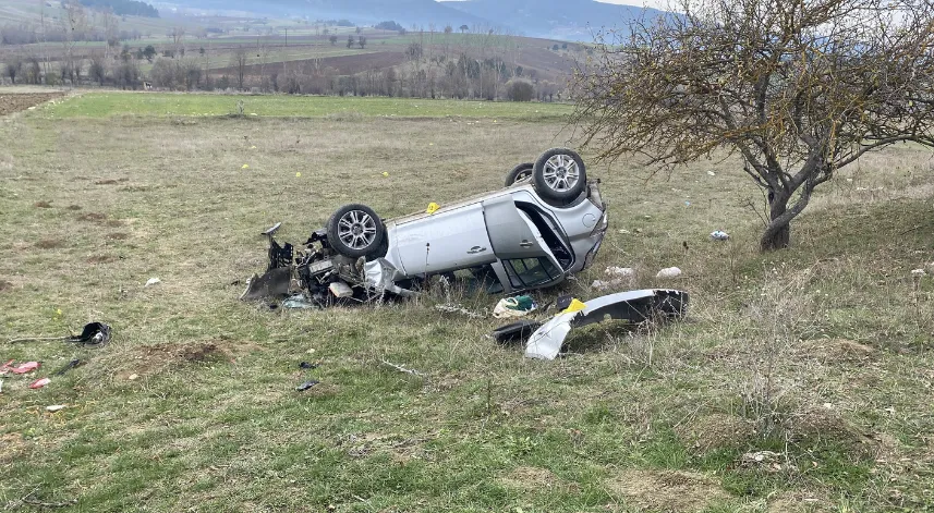 Kastamonu'da devrilen otomobildeki 2 kardeş öldü