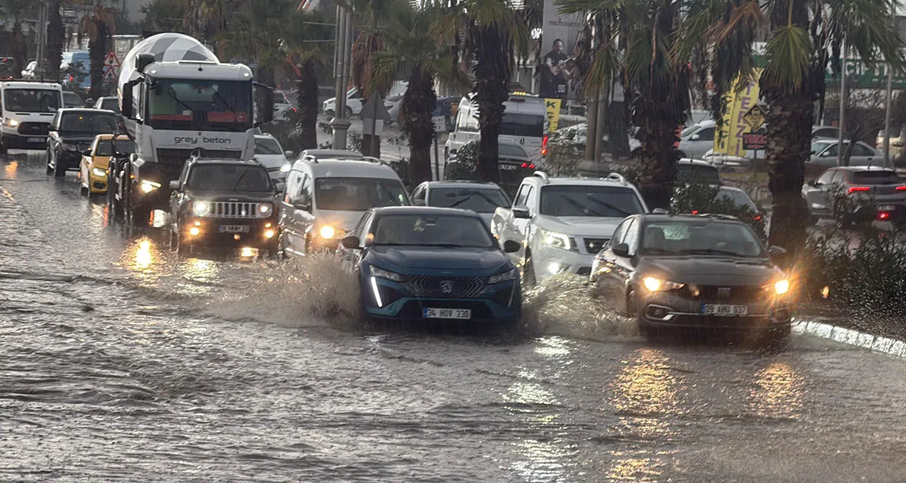 Bodrum sokakları bir saatte göle döndü
