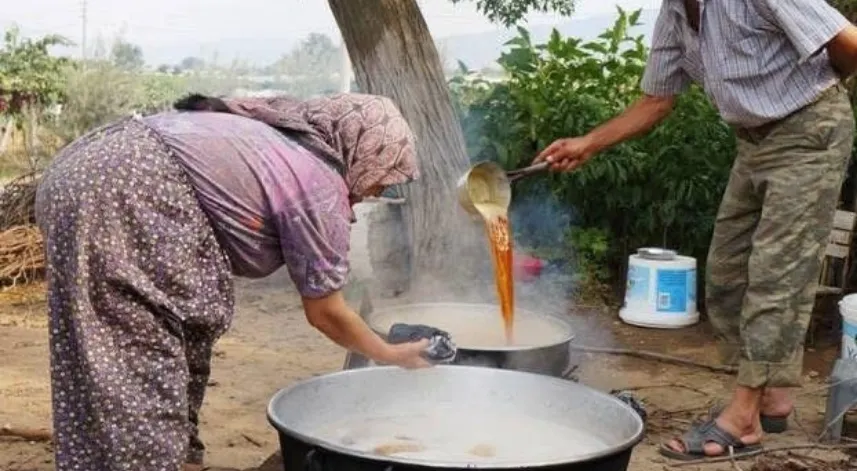 Evlerde geleneksel pekmez telaşı