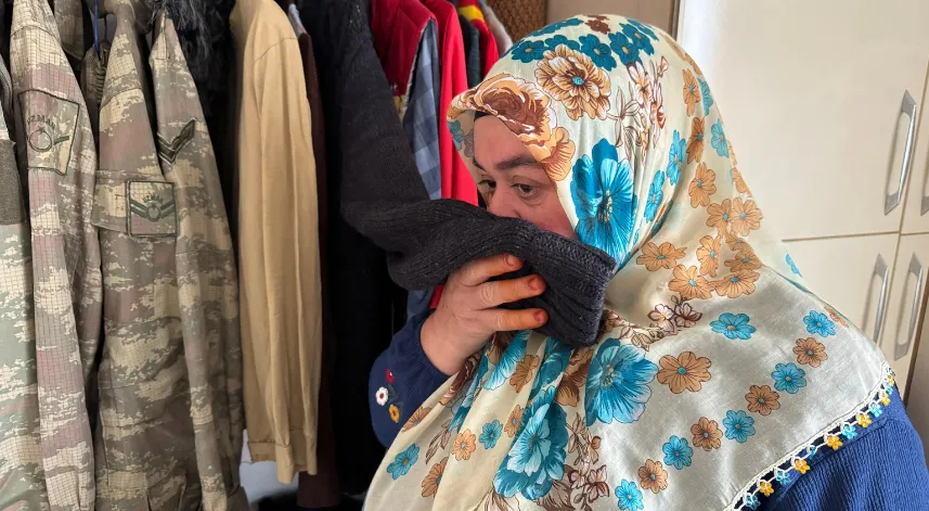 Şehit evlatlarının hatırasını 'anı odası'nda yaşatıyorlar