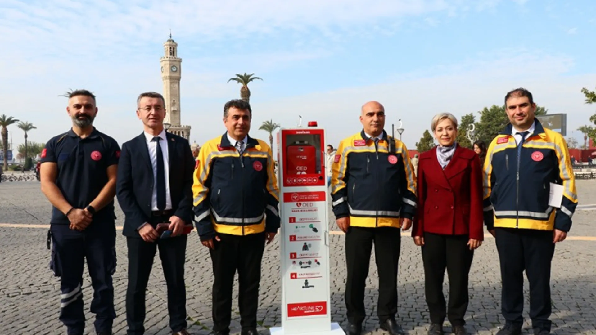 İzmir'de 20 bölgeye ani kalp durmalarına karşı şok cihazı yerleştirildi