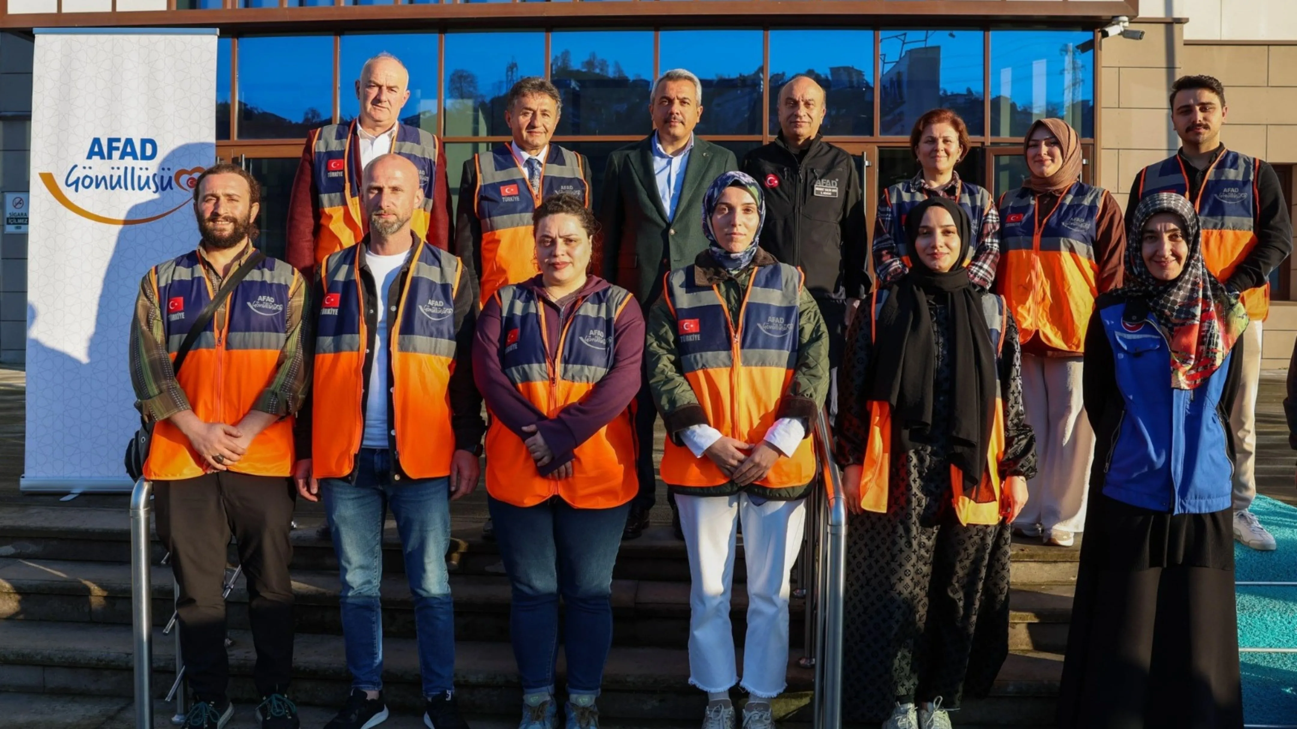 Vali Baydaş, afet gönüllüleriyle bir araya geldi