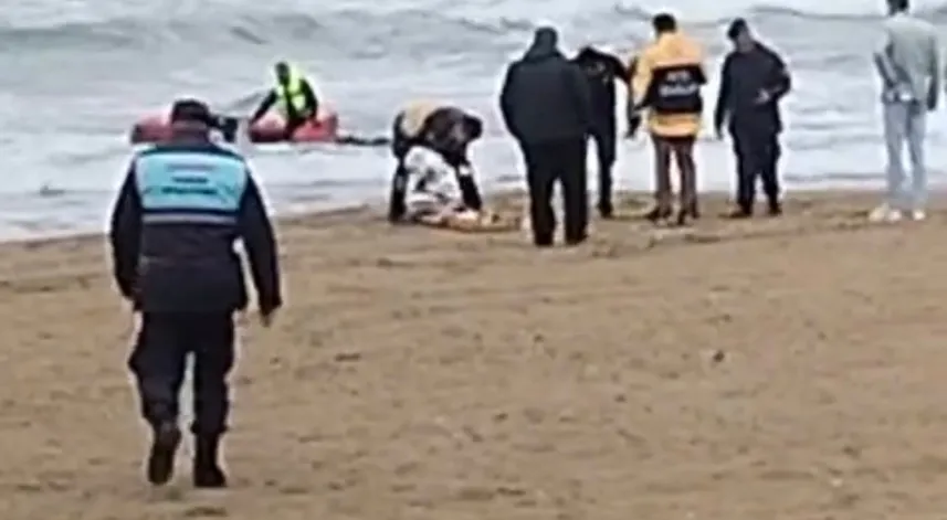 Bartın'da alabora olan lastik bottaki 2 kişi kurtarıldı