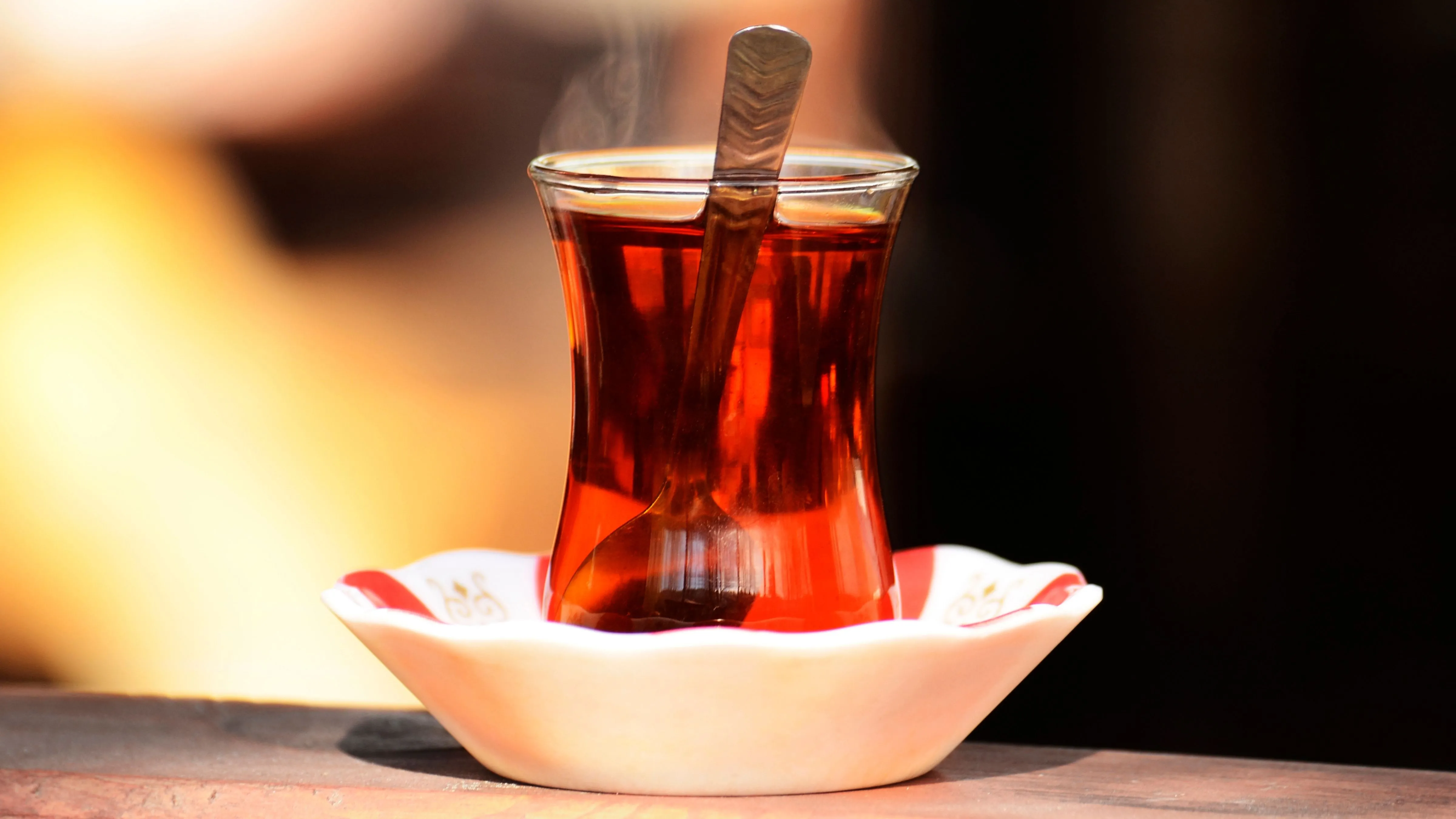 Araştırmaya göre düzenli çay tüketimi, yaşlı kadınlarda kemik sağlığına faydalı olabilir