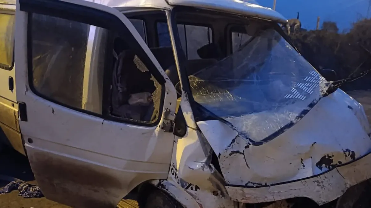 Sinop'ta işçi servis minibüsü ile otomobil çarpıştı: 1 ölü, 10 yaralı