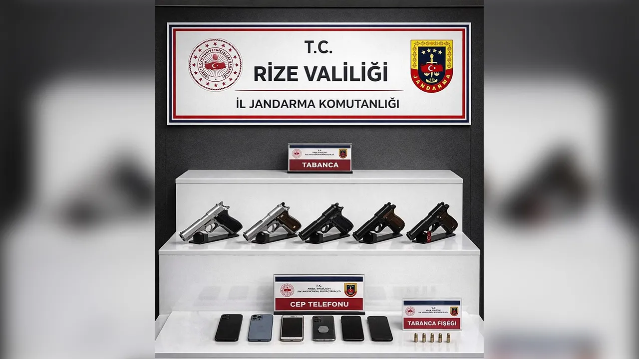 Ardeşen’de ruhsatsız silah operasyonu: 4 kişi adliyeye sevk edildi
