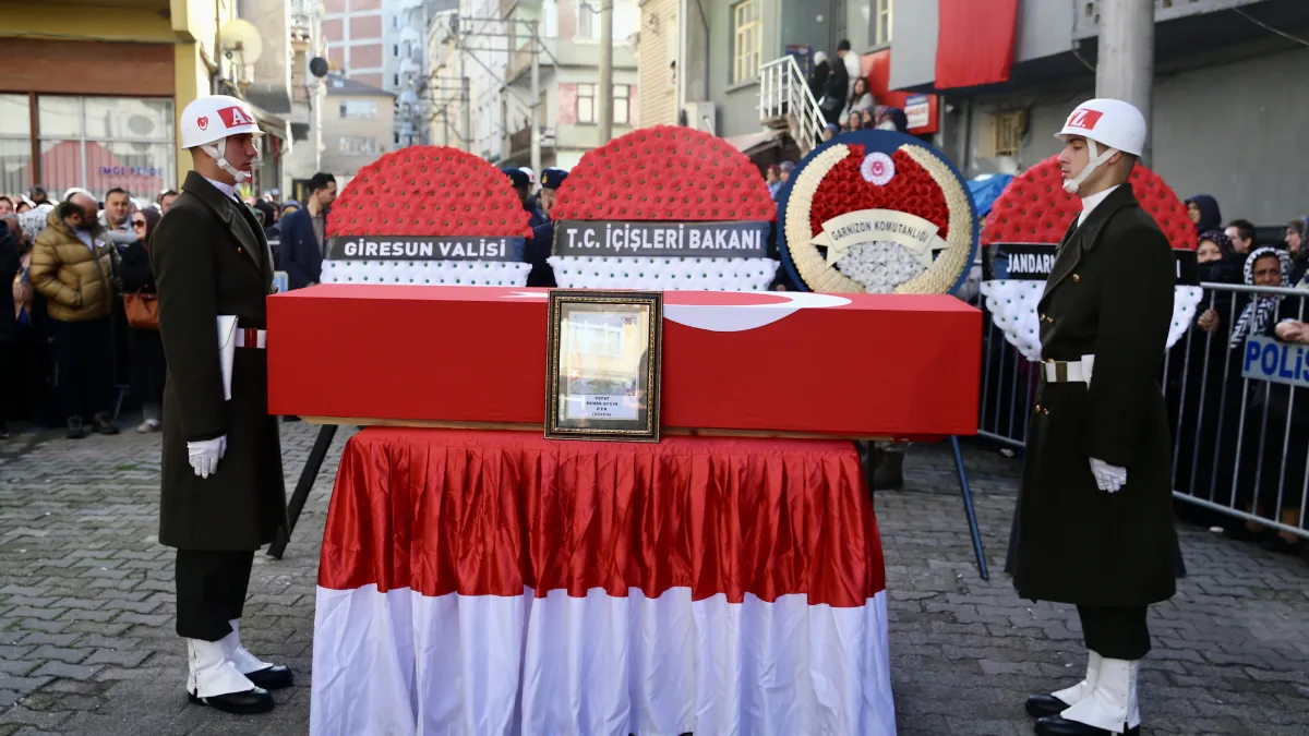 Rahatsızlanarak vefat eden asker memleketi Giresun'da toprağa verildi