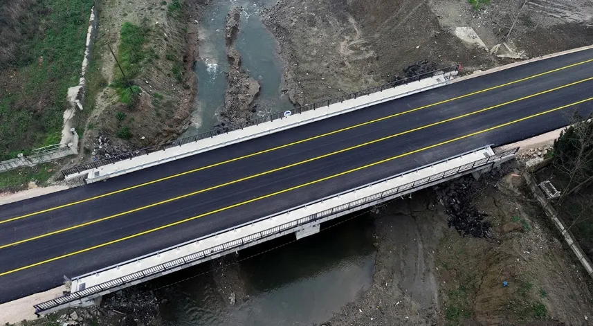 20 mahalleyi birbirine bağlayan köprüde yenileme çalışmaları sona geldi