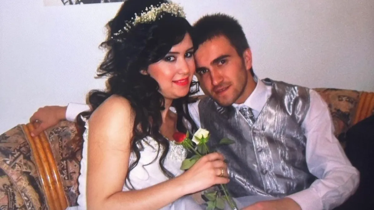  Evlenmek için kaçırdığı kocasıyla 15 yıl sonra hayallerindeki düğünü yaptılar