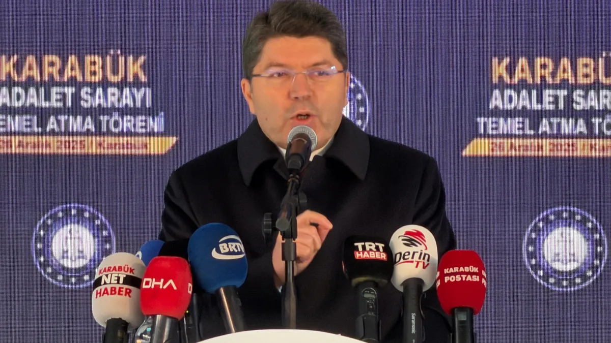 Bakan Tunç: Eğer trafikte yol kesip aracı durdurursa 1 yıldan 3 yıla kadar hapis cezasıyla cezalandı