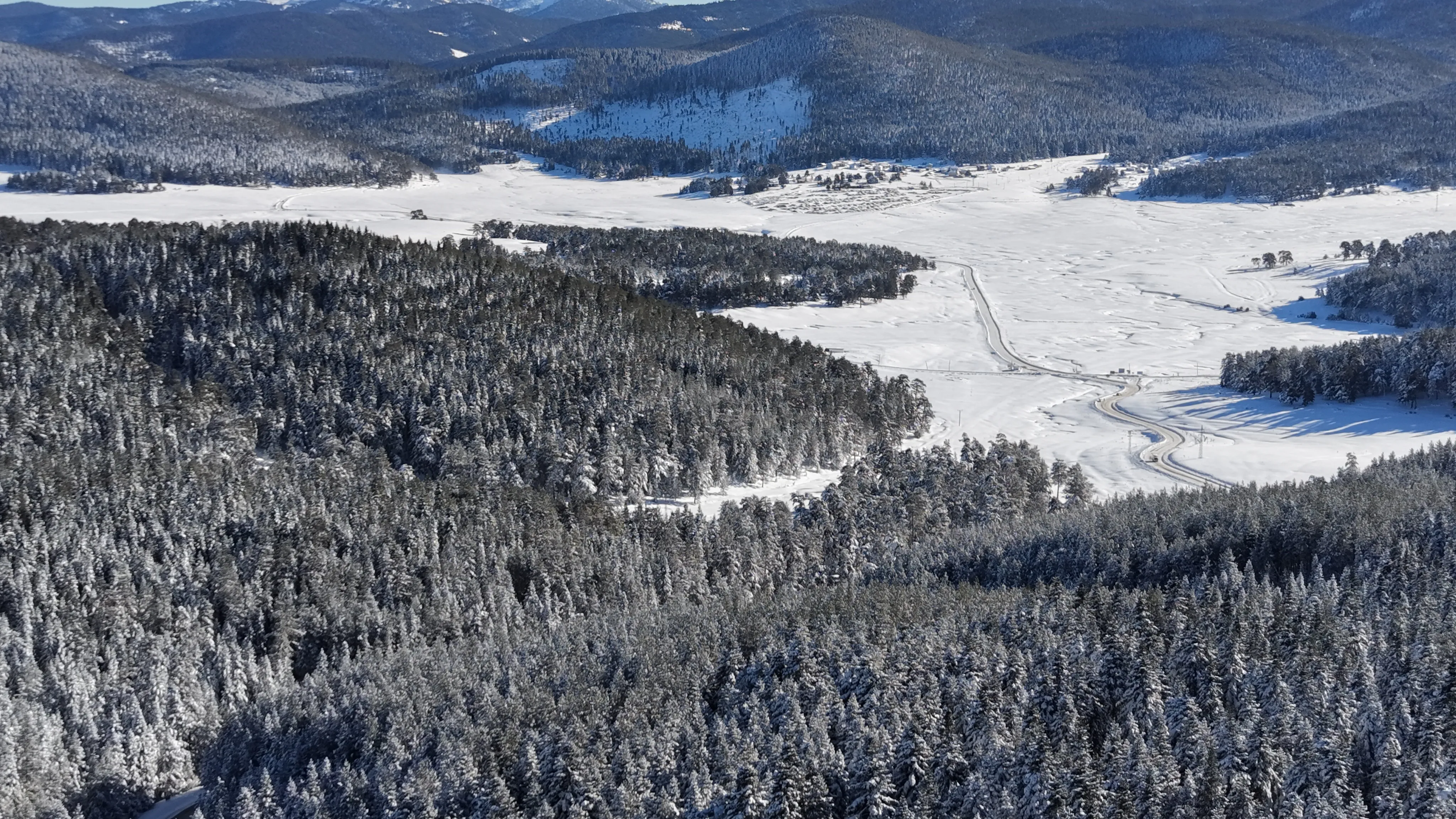 14 köyün yaylasının bir arada bulunduğu Sarıalan'da kış güzelliği