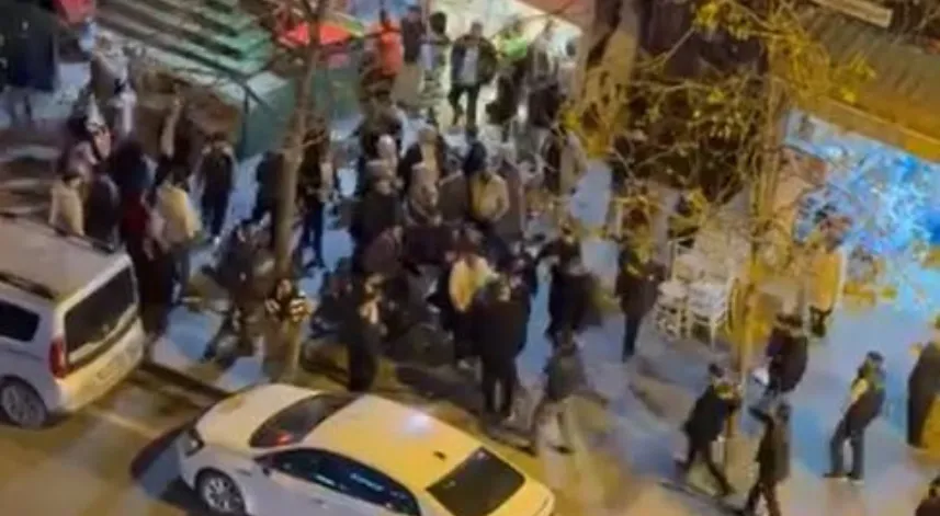 Düğün salonunda başlayan kavga sokağa taştı