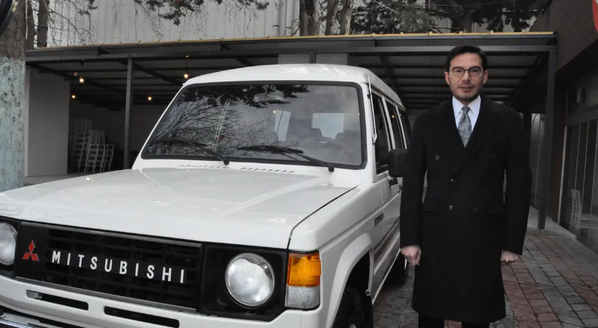 'Efsane Vali'nin restore edilen makam aracını, oğlu Başkan Yazıcıoğlu kullanacak