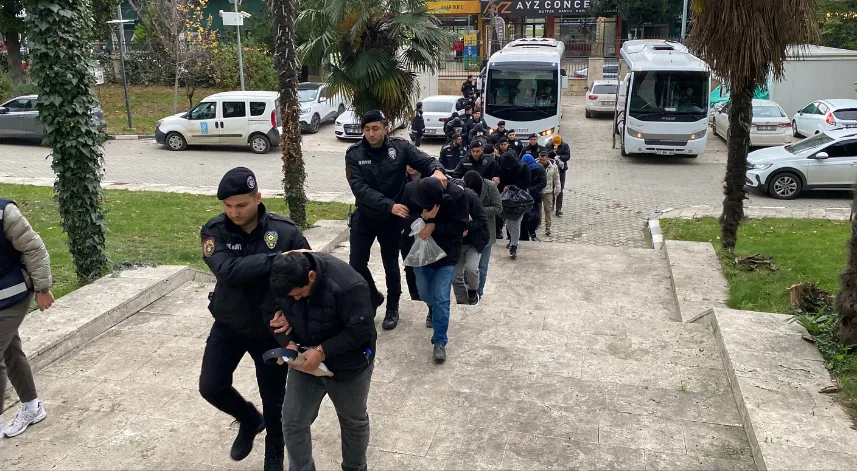 Samsun merkezli 'çocuk müstehcenliği' operasyonunda 20 şüpheli adliyede