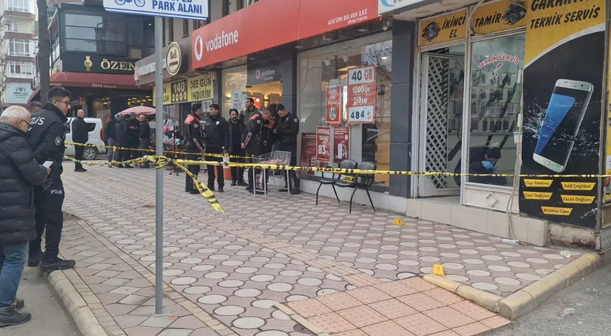 Samsun'da iş yerinde silahlı saldırıya uğrayan müşteri yaralandı