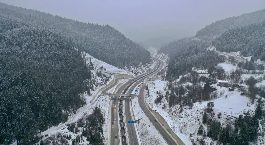 Kastamonu'nun yüksek kesimlerinde kar yağışı ve sis etkili oluyor