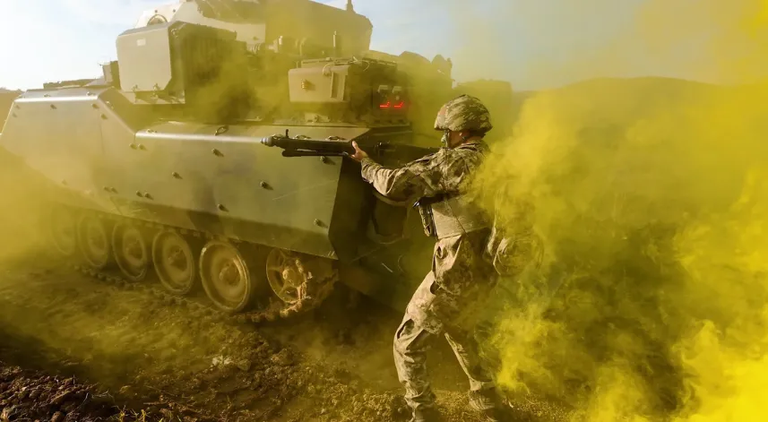 Vatan savunmasının kahramanları zorlu eğitimlerden geçiyor