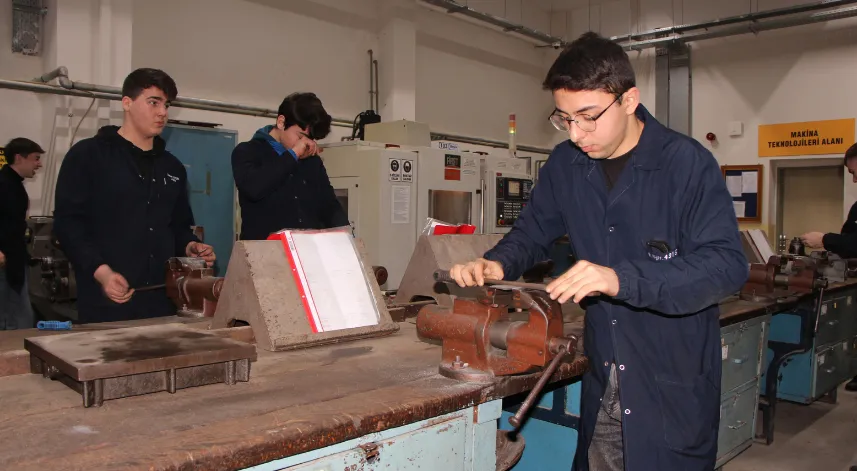 Samsun'da geçen yıl mesleki eğitim kurumlarında 295 milyon lira ciro elde edildi