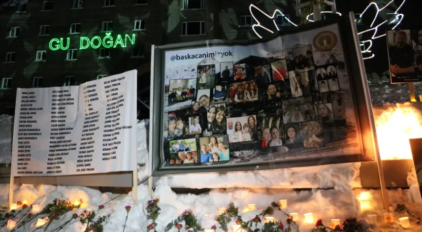 Kartalkaya'da oteldeki yangın faciasında yaşamını yitirenler anıldı