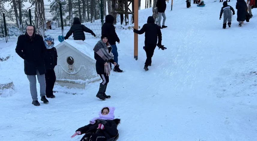 Ordu’da sömestr tatilinde çocukların kar keyfi