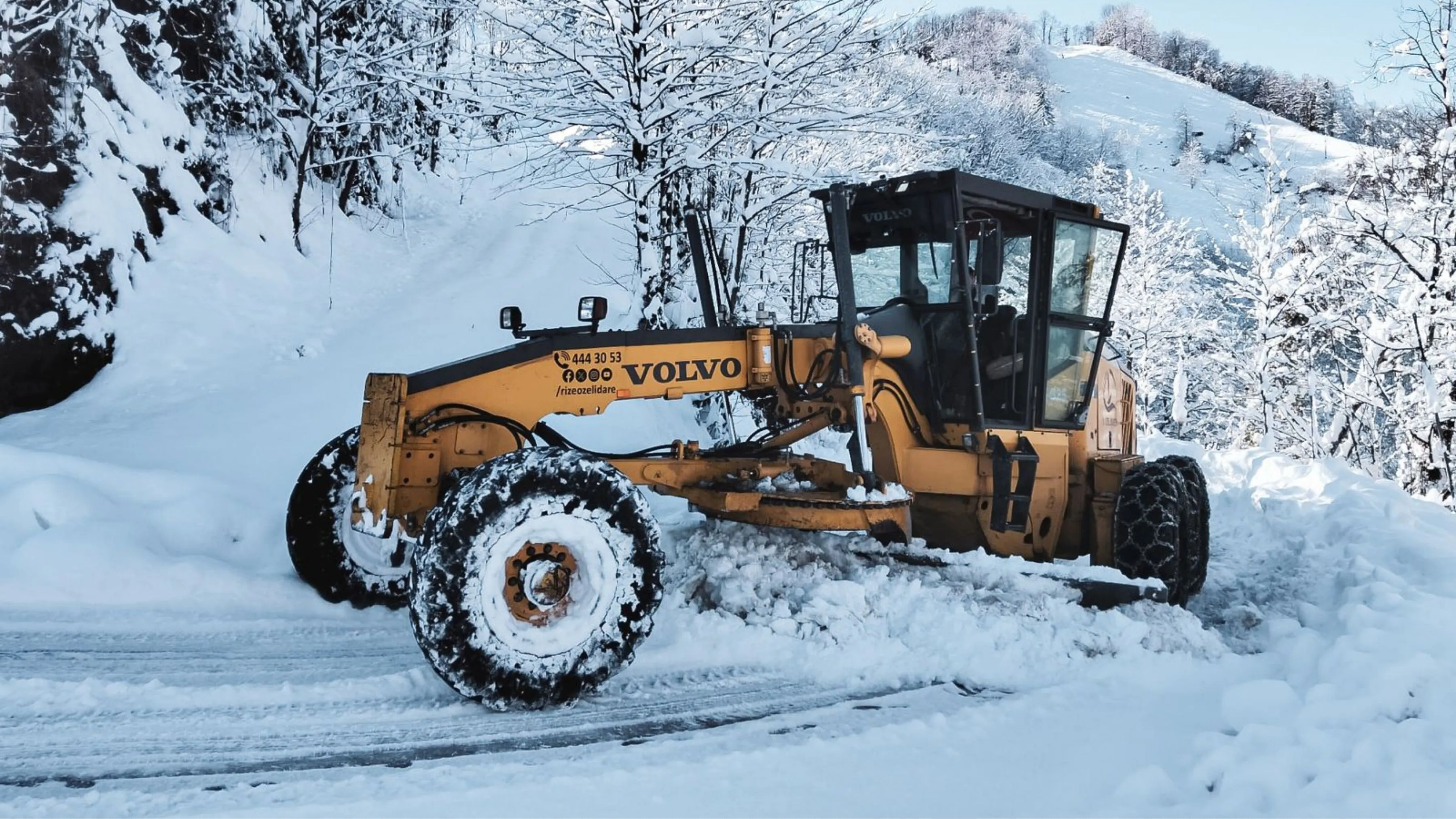 Rize’de kapalı köy yollarının büyük bölümü ulaşıma açıldı