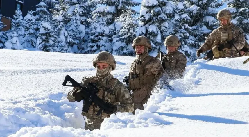 Jandarmadan karda arama kurtarma tatbikatı