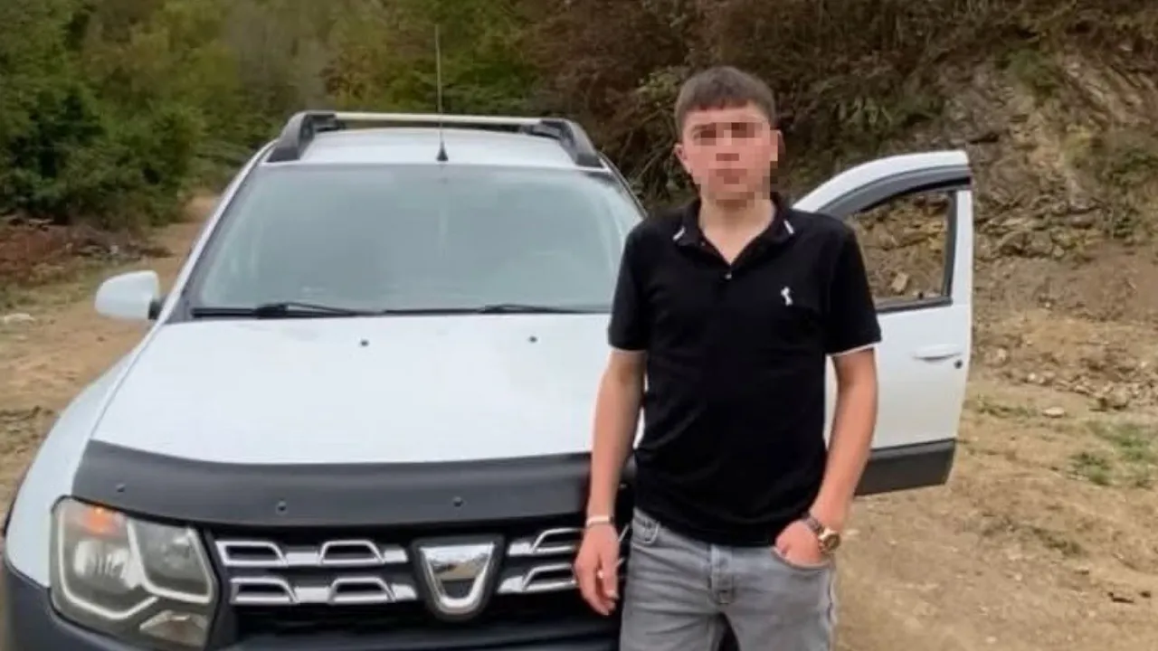 Babasının tabancasıyla kazara kendini vurdu