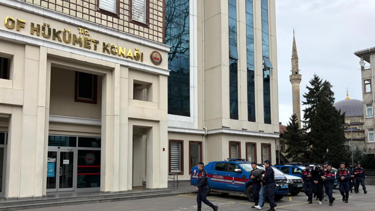 Trabzon’da uyuşturucu operasyonu; 11 gözaltı