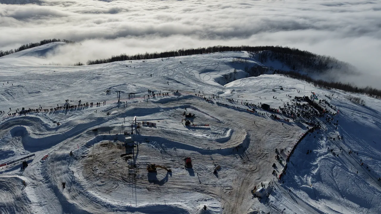 Rize’de Nefes Kesen Mücadele: Dünya Kar Motosikleti Şampiyonası Sis Altında Tamamlandı