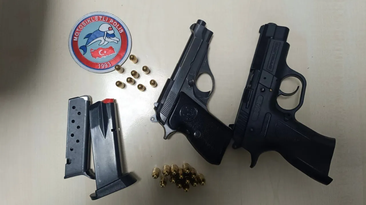 Yunus polisleri ruhsatsız silah ele geçirdi