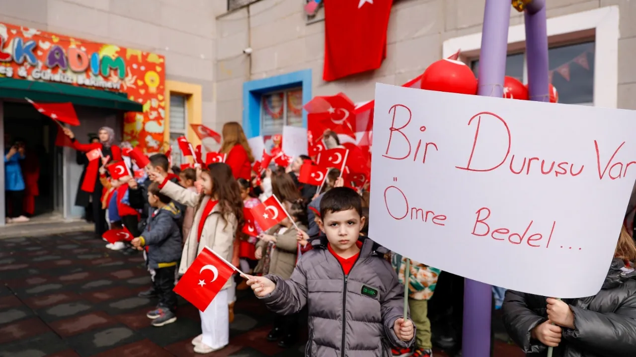 İlkadım’da minik yüreklerden Türk bayrağına büyük sevgi