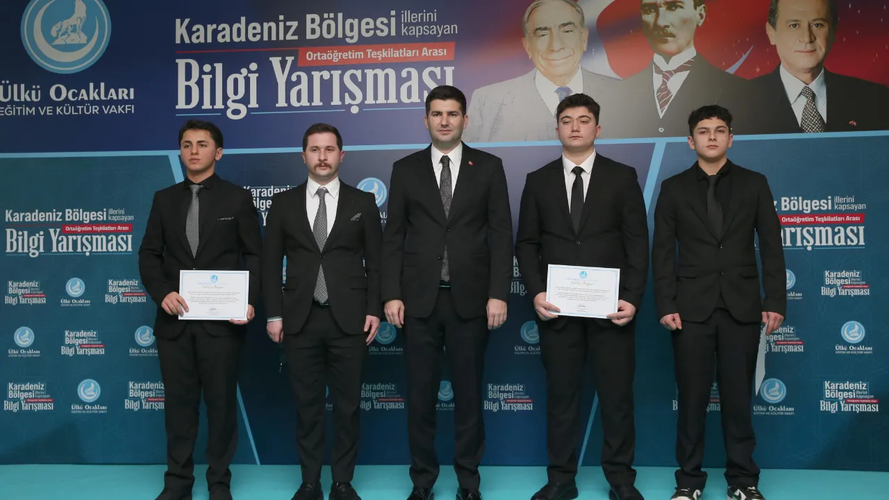 Rize'de Ülkü Ocakları Eğitim ve Kültür Vakfınca bilgi yarışması düzenlendi